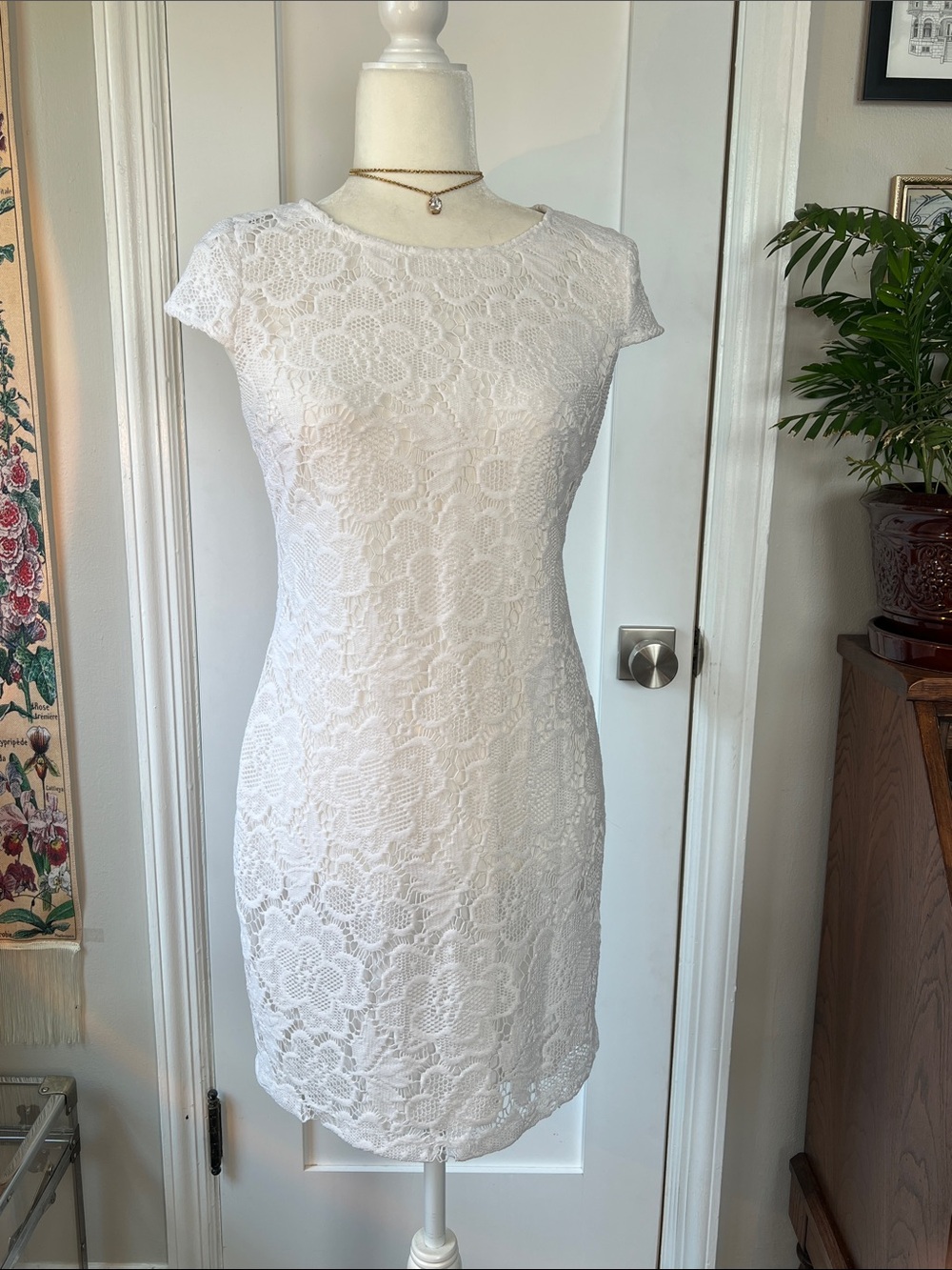Nine West White Floral Lace Cap-Sleeve Mini Dress